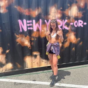 Meet your Posher, Ally